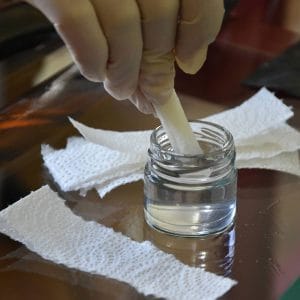 a little paper cloth is used for applying thinner for clothing production