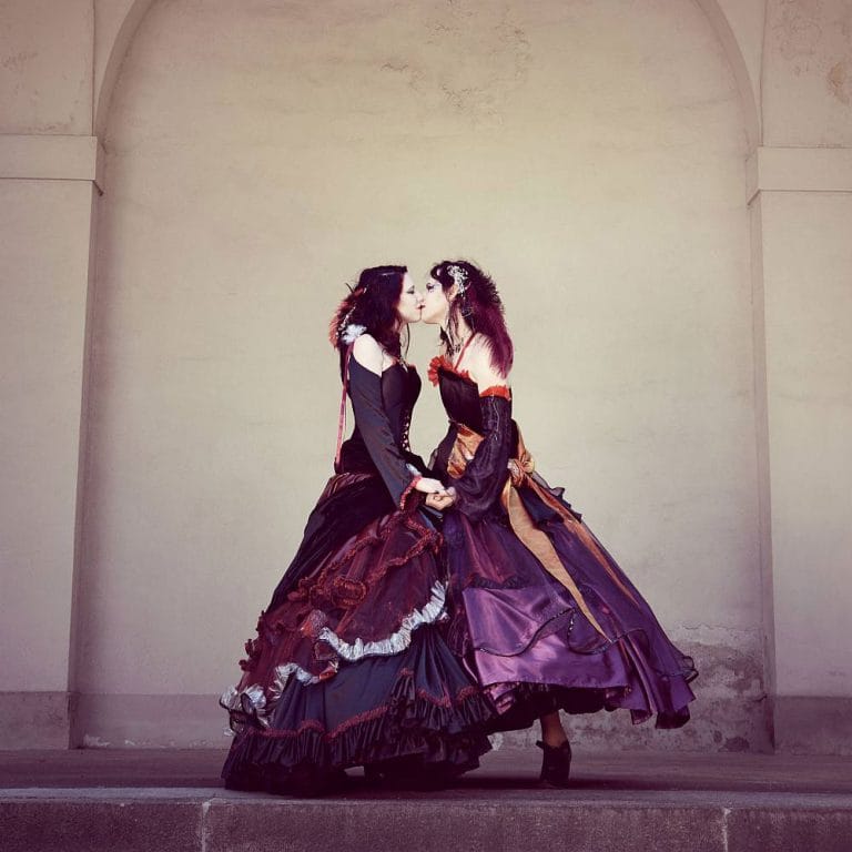kissing models with an elegant once in a lifetime by se'tyo dress