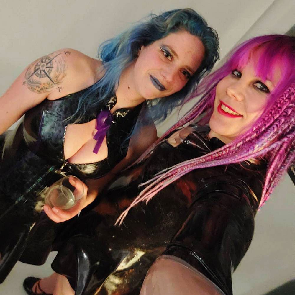 selfie of yuki and ruka, the owners of se'tyo