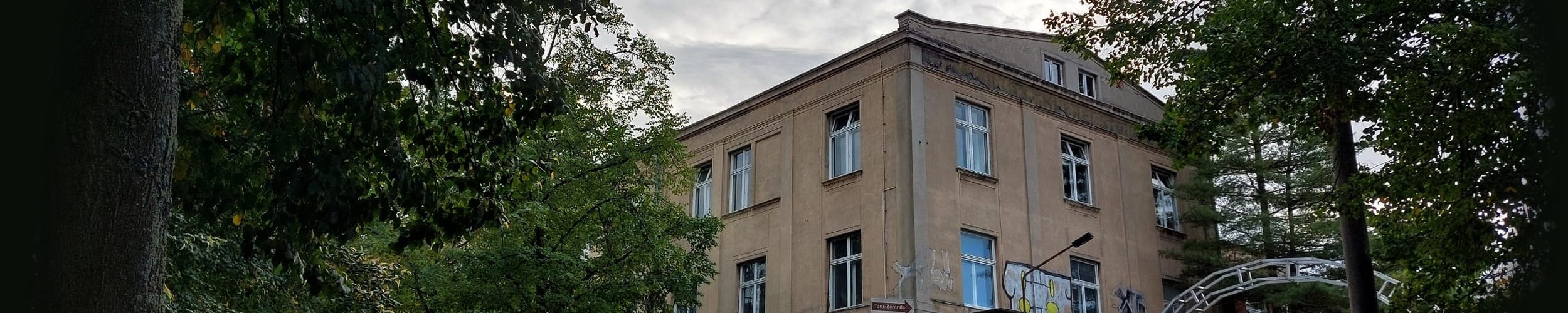 building in which setyo is located